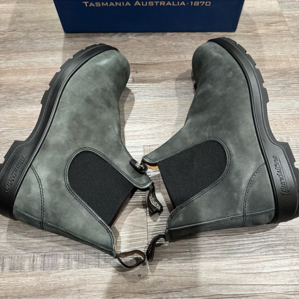 Blundstone BL 587 Chelsea Suede Rustic Black Leather Boots - Picture 7 of 12